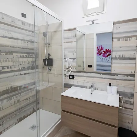 فندق مبيت وإفطار Sedicimarzo 4*